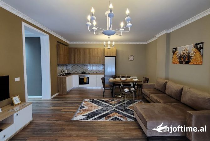 Shtepi me qera 2+1 ne Tirane - 900 Euro