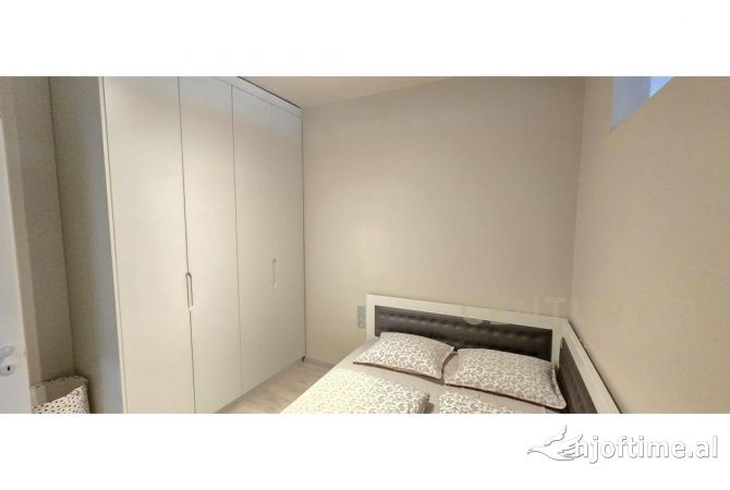 Shtepi ne shitje Apartament ne Tirane, 2+1, Mobilimi E mobiluar, Pagesa 262,500  Euro.