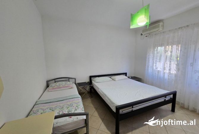 Shtepi ne shitje Apartament ne Durres, 2+1, Mobilimi E mobiluar, Pagesa 280,000  Euro.