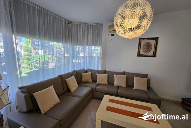Shtepi ne shitje Apartament ne Durres, 2+1, Mobilimi E mobiluar, Pagesa 280,000  Euro.