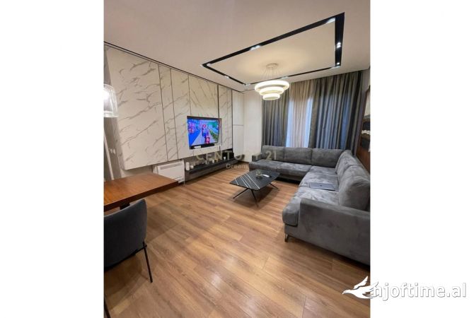Shtepi ne shitje Apartament ne Tirane, 2+1, Mobilimi E mobiluar, Pagesa 185,000  Euro.