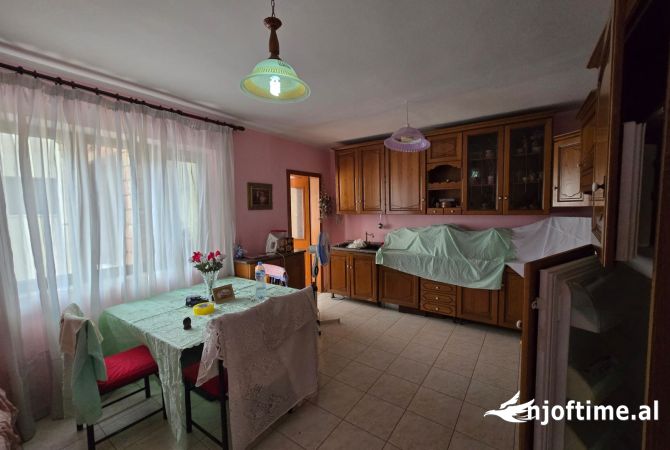 Shtepi ne shitje 2+1 ne Tirane - 112,000 Euro
