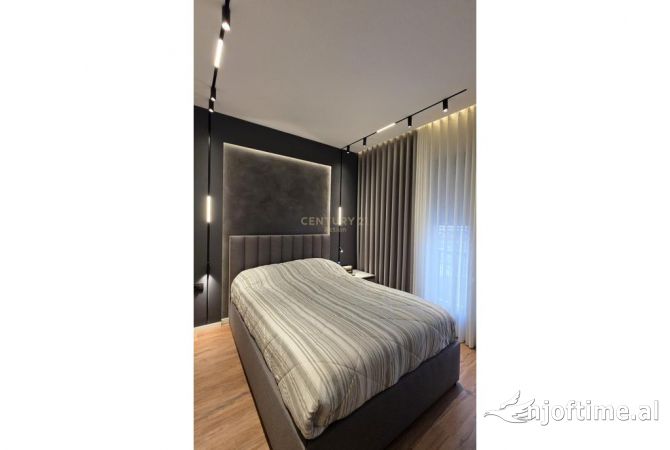 Shtepi ne shitje Apartament ne Tirane, 2+1, Mobilimi E mobiluar, Pagesa 390,000  Euro.