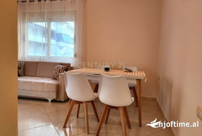 Shtepi ne shitje Apartament ne Vlore, 2+1, Mobilimi E mobiluar, Pagesa 250,000  Euro.