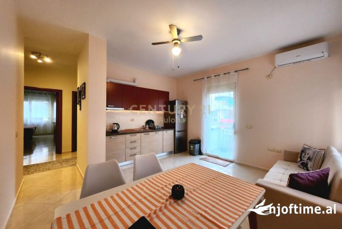 Shtepi ne shitje Apartament ne Vlore, 2+1, Mobilimi E mobiluar, Pagesa 250,000  Euro.