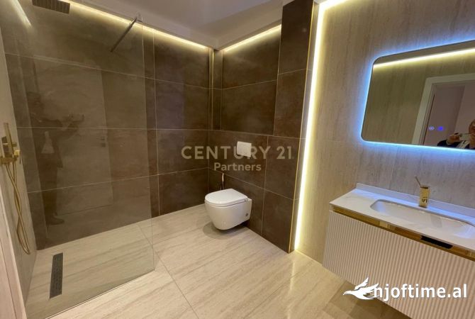 Shtepi ne shitje Apartament ne Tirane, 2+1, Mobilimi Bosh, pa mobiluar, Pagesa 237,000  Euro.