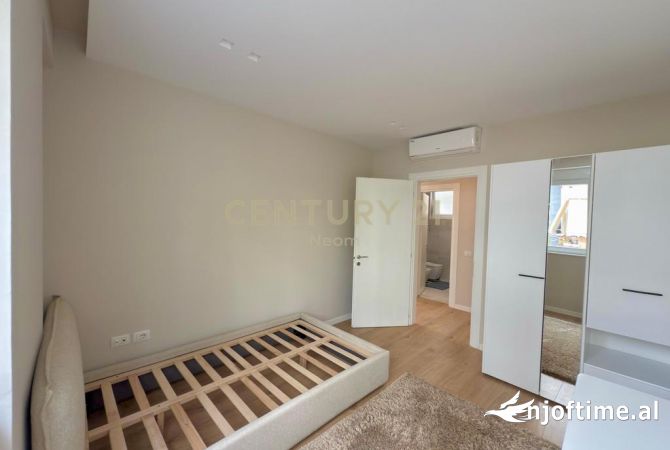 Shtepi ne shitje Apartament ne Tirane, 2+1, Mobilimi E mobiluar, Pagesa 230,000  Euro.