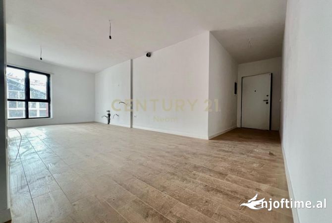 Shtepi ne shitje Apartament ne Tirane, 2+1, Mobilimi Bosh, pa mobiluar, Pagesa 300,000  Euro.