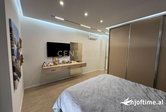 Shtepi ne shitje Apartament ne Tirane, 2+1, Mobilimi E mobiluar, Pagesa 240,000  Euro.