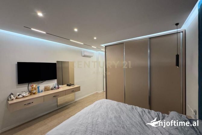 Shtepi ne shitje Apartament ne Tirane, 2+1, Mobilimi E mobiluar, Pagesa 240,000  Euro.