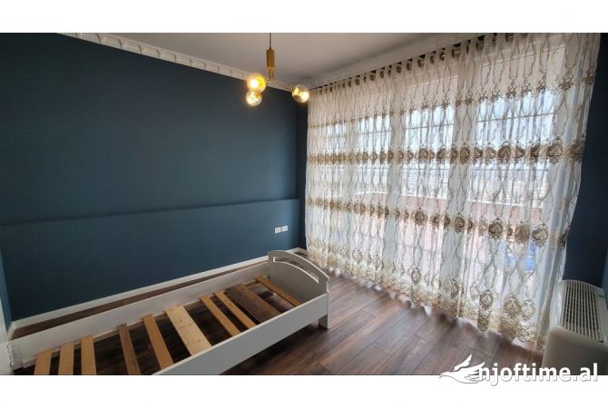 Shtepi ne shitje Apartament ne Tirane, 2+1, Mobilimi E mobiluar, Pagesa 280,000  Euro.