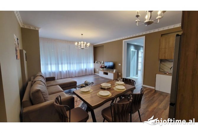 Shtepi ne shitje Apartament ne Tirane, 2+1, Mobilimi E mobiluar, Pagesa 280,000  Euro.