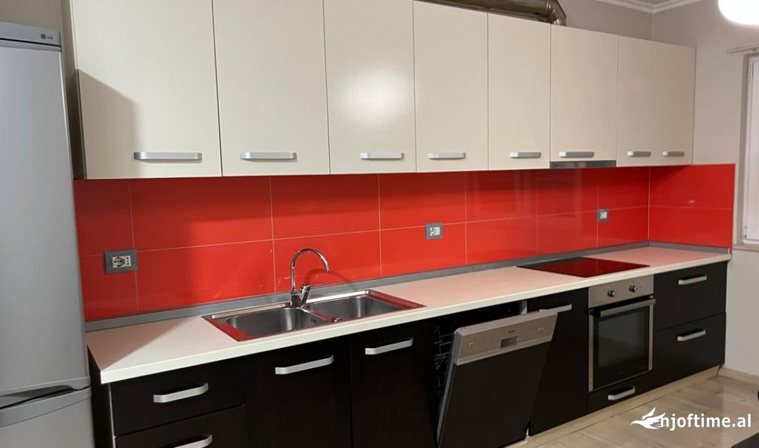 Shtepi me qera Apartament ne Tirane, 2+1, Mobilimi E mobiluar, Pagesa 550  Euro.