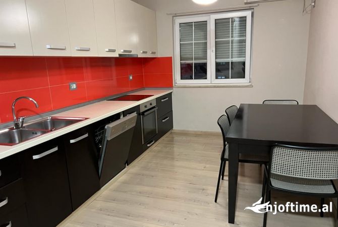 Shtepi me qera Apartament ne Tirane, 2+1, Mobilimi E mobiluar, Pagesa 550  Euro.