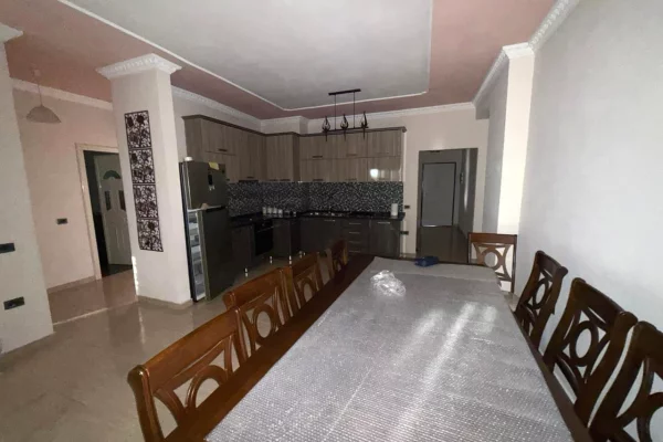 Shtepi me qera Apartament ne Tirane, 2+1, Mobilimi E mobiluar, Pagesa 500  Euro.