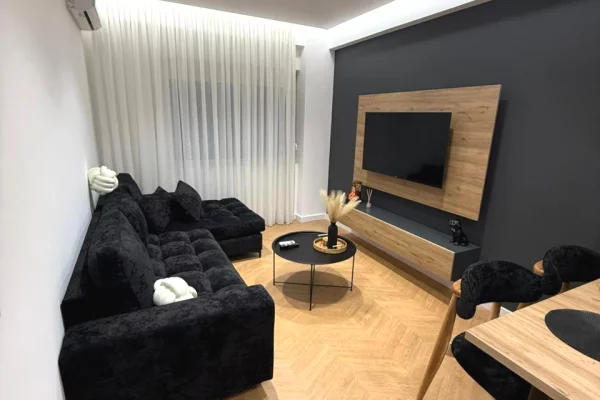 Shtepi me qera Apartament ne Tirane, 1+1, Mobilimi E mobiluar, Pagesa 1,000  Euro.