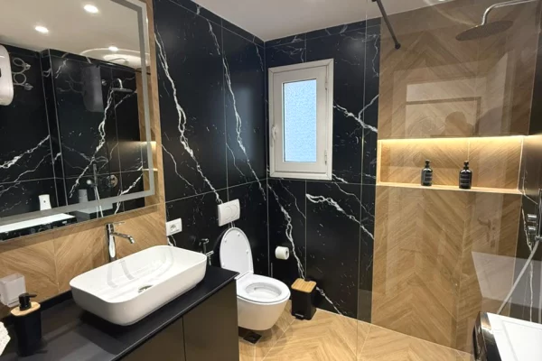 Shtepi me qera Apartament ne Tirane, 1+1, Mobilimi E mobiluar, Pagesa 1,000  Euro.