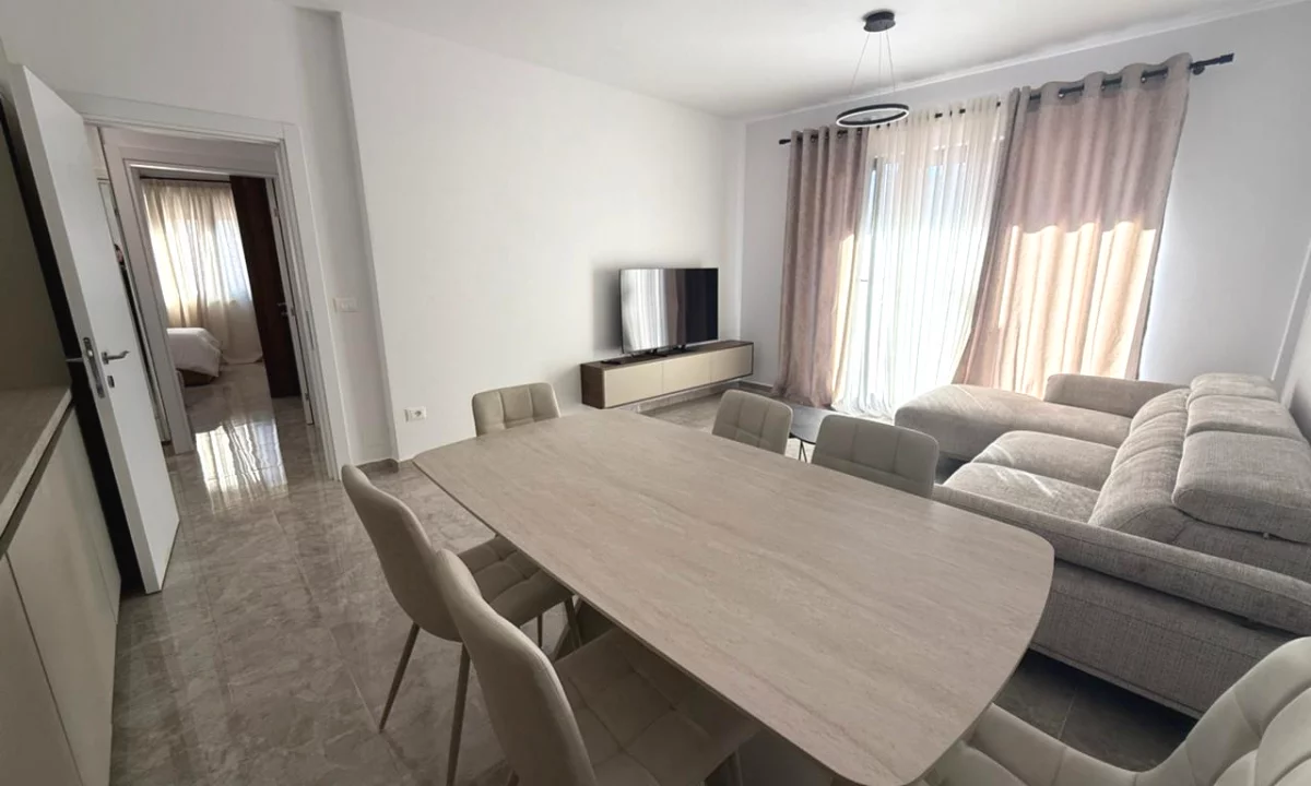 Shtepi me qera Apartament ne Tirane, 2+1, Mobilimi E mobiluar, Pagesa 900  Euro.
