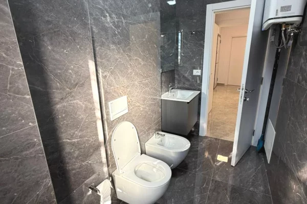 Shtepi me qera Apartament ne Tirane, 2+1, Mobilimi E mobiluar, Pagesa 900  Euro.