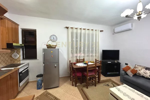 Shtepi me qera Apartament ne Tirane, 2+1, Mobilimi E mobiluar, Pagesa 450  Euro.
