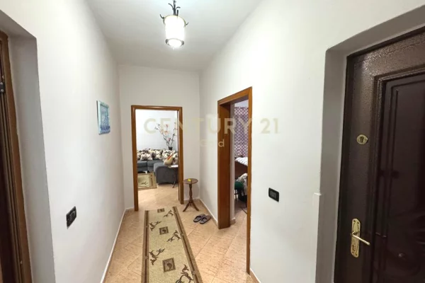 Shtepi me qera Apartament ne Tirane, 2+1, Mobilimi E mobiluar, Pagesa 450  Euro.