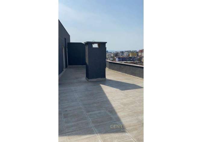 Shtepi ne shitje Penthose(kati i fundit panoramik) ne Tirane, 2+1, Mobilimi Bosh, pa mobiluar, Pagesa 230,000  Euro.