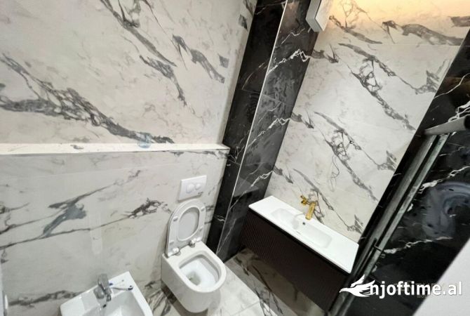 Shtepi ne shitje Apartament ne Tirane, 2+1, Mobilimi E mobiluar, Pagesa 220,000  Euro.