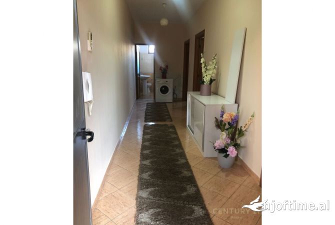 Shtepi me qera Apartament ne Tirane, 2+1, Mobilimi E mobiluar, Pagesa 600  Euro.