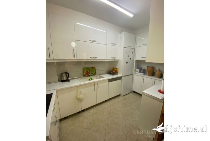 Shtepi ne shitje 2+1 ne Tirane - 120,000 Euro