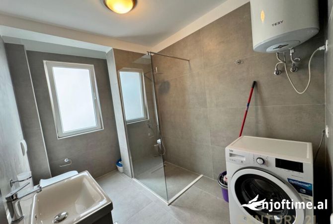 Shtepi me qera Duplex(shtepi me 2 kate) ne Tirane, 2+1, Mobilimi E mobiluar, Pagesa 900  Euro.