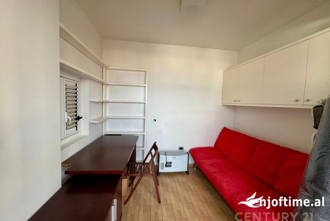 Shtepi me qera Duplex(shtepi me 2 kate) ne Tirane, 2+1, Mobilimi E mobiluar, Pagesa 900  Euro.
