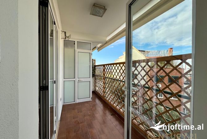 Shtepi me qera Duplex(shtepi me 2 kate) ne Tirane, 2+1, Mobilimi E mobiluar, Pagesa 900  Euro.