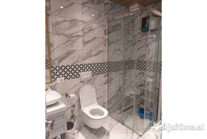 Shtepi me qera Apartament ne Tirane, 2+1, Mobilimi E mobiluar, Pagesa 750  Euro.