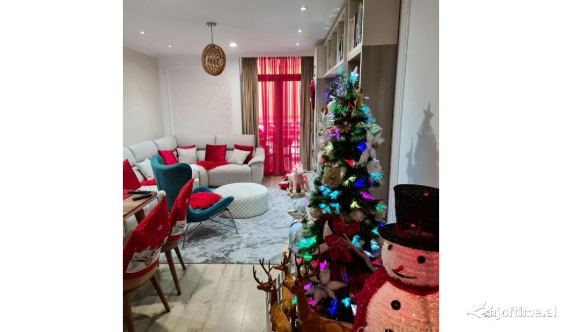 Shtepi ne shitje Apartament ne Tirane, 2+1, Mobilimi E mobiluar, Pagesa 220,000  Euro.