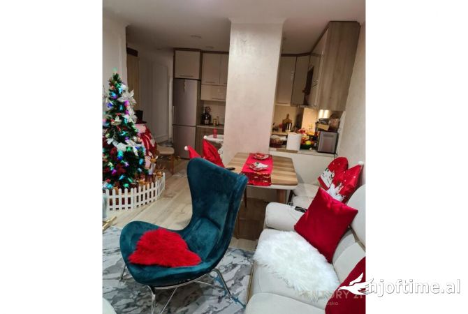 Shtepi ne shitje Apartament ne Tirane, 2+1, Mobilimi E mobiluar, Pagesa 220,000  Euro.