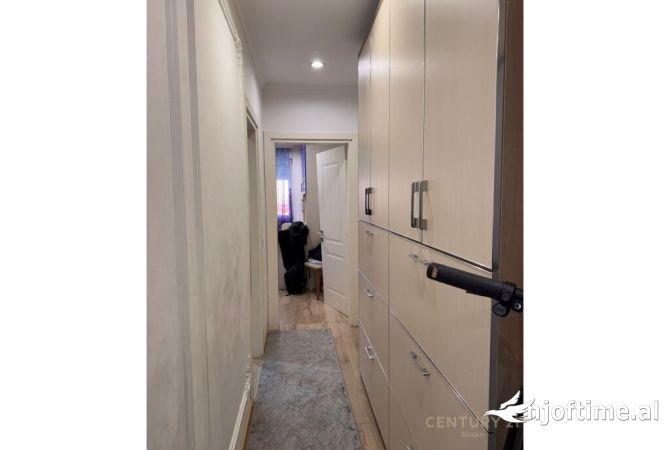 Shtepi ne shitje Apartament ne Tirane, 2+1, Mobilimi E mobiluar, Pagesa 220,000  Euro.