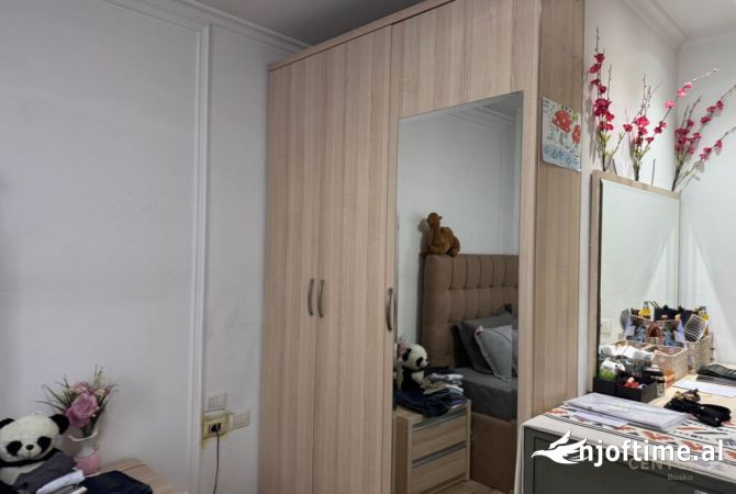 Shtepi ne shitje Apartament ne Tirane, 2+1, Mobilimi E mobiluar, Pagesa 220,000  Euro.