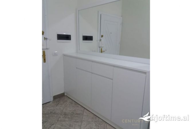 Shtepi me qera 2+1 ne Tirane - 900 Euro