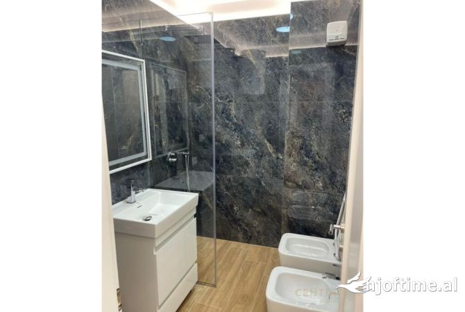 Shtepi me qera Apartament ne Tirane, 2+1, Mobilimi E mobiluar, Pagesa 650  Euro.