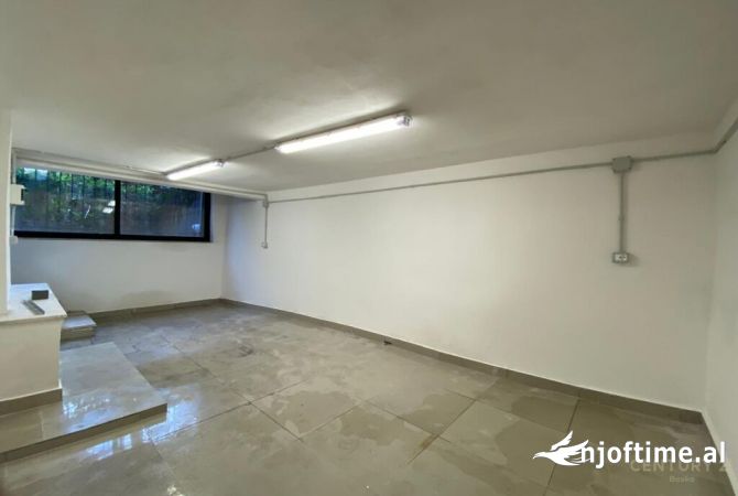 Ambient biznesi me qera 3+1 ne Tirane - 900 Euro