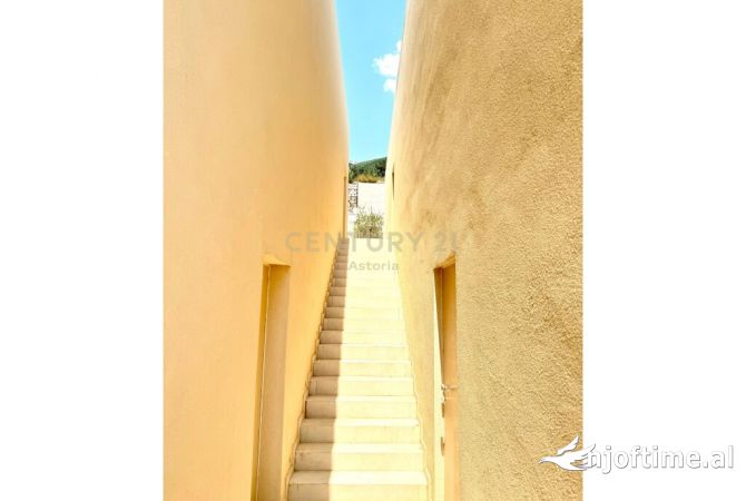 Luxury villas for sale in Himara 2+1, Furnished