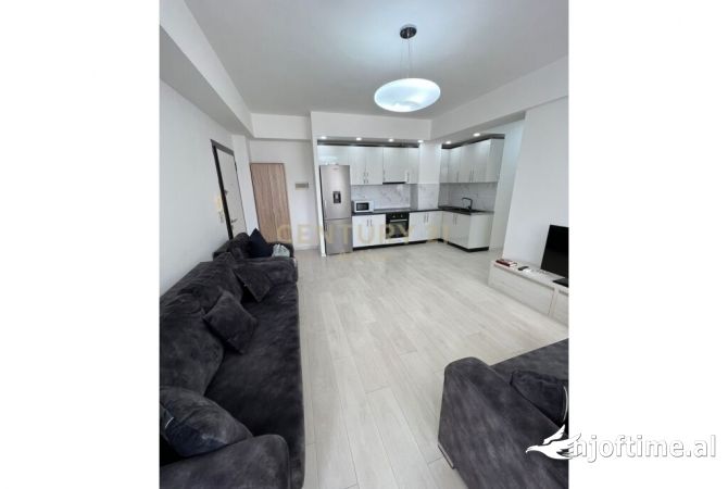 Shtepi me qera 2+1 ne Tirane - 650 Euro