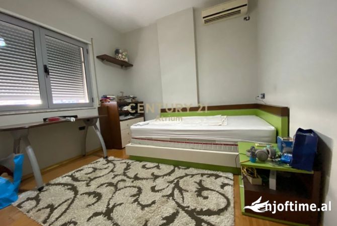 Shtepi me qera Apartament ne Tirane, 3+1, Mobilimi E mobiluar, Pagesa 850  Euro.