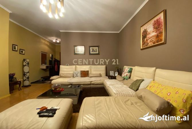 Shtepi me qera Apartament ne Tirane, 3+1, Mobilimi E mobiluar, Pagesa 850  Euro.