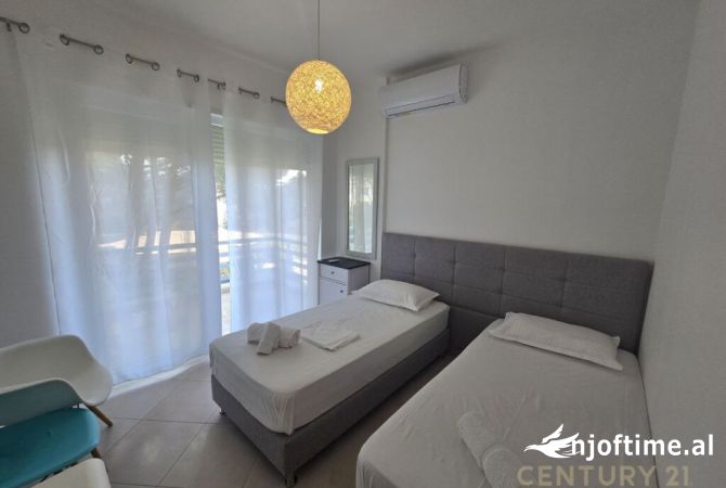 Shtepi ne shitje Apartament ne Durres, 2+1, Mobilimi E mobiluar, Pagesa 205,000  Euro.