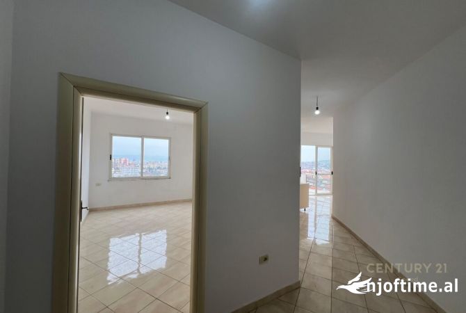 Shtepi ne shitje Apartament ne Tirane, 1+1, Mobilimi Bosh, pa mobiluar, Pagesa 85,000  Euro.