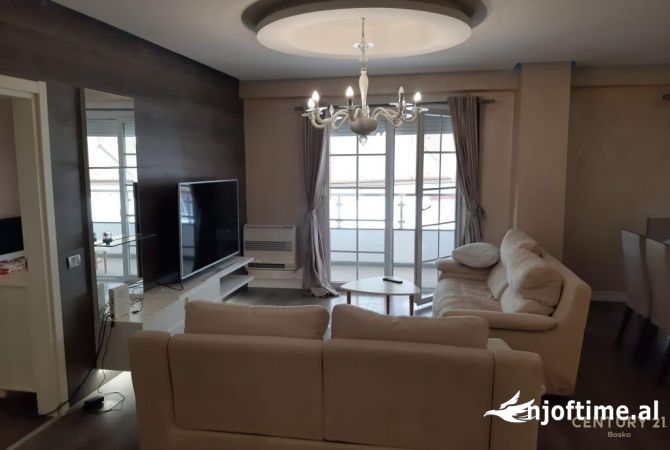Shtepi me qera 2+1 ne Tirane - 700 Euro