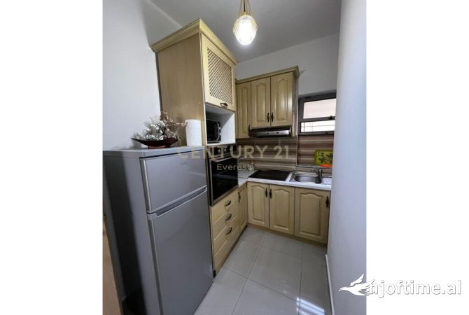 Shtepi me qera Apartament ne Tirane, 1+1, Mobilimi E mobiluar, Pagesa 500  Euro.