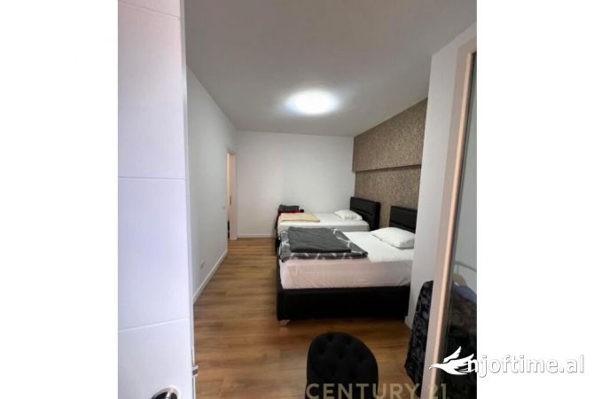 Shtepi ne shitje Apartament ne Tirane, 2+1, Mobilimi E mobiluar, Pagesa 290,000  Euro.