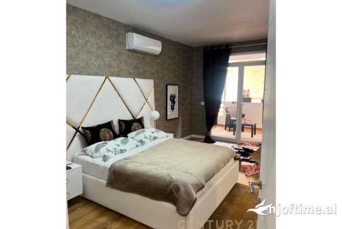 Shtepi ne shitje Apartament ne Tirane, 2+1, Mobilimi E mobiluar, Pagesa 290,000  Euro.